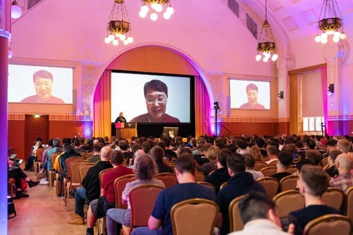 The MC asks Matz a question