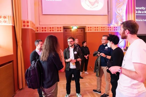 A discussion at the front of the congress hall