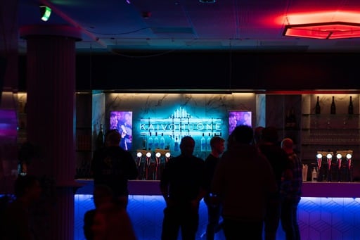 Neon Kaivohuone sign