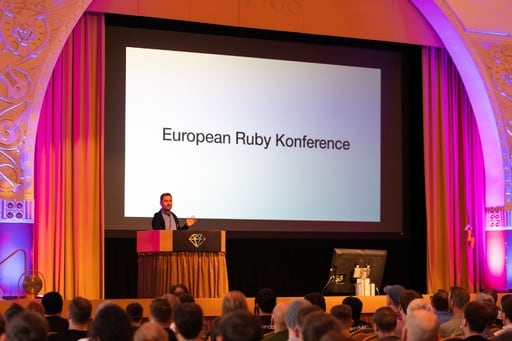 City pitch: Instanbul. ‘European Ruby Konference’ on screen.