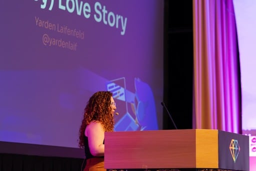 Yarden Laifenfeld presenting her talk