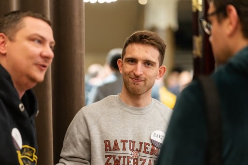 Group of three. One man has ‘Bart’ on his namebadge.